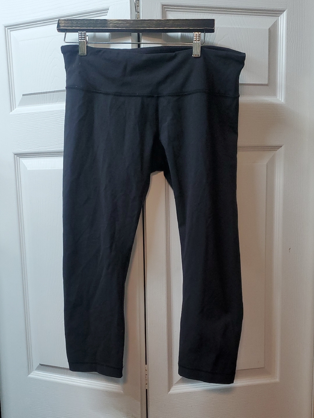 LULULEMON SIZE 12 Black Crop Leggings